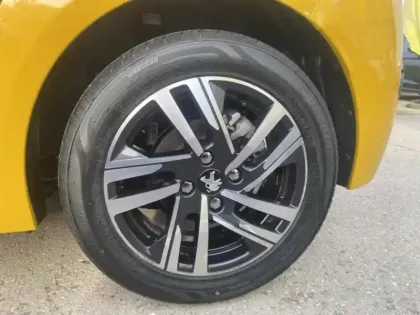 Photo 8 Peugeot 208  1.2 PureTech 100ch S&S Allure Pack