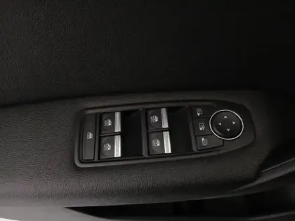 Photo 12 Renault Captur  1.3 TCe 140ch Intens EDC