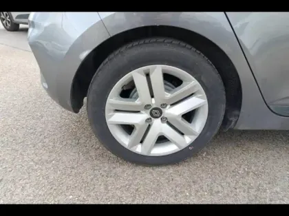 Photo 11 Renault Clio  1.6 E-Tech 145ch full hybrid Evolution - 25