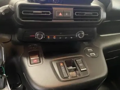 Photo 12 Peugeot Partner  M 800kg Electrique 136ch Batterie 54 kWh Pack Premium Connect