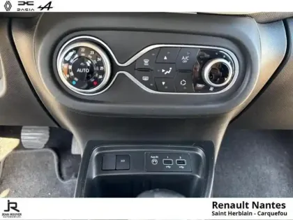 Photo 21 Renault Twingo Gén. III (C07) Ph2 NG Equilibre 5