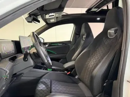 Photo 8 Volkswagen Tiguan  1.5 eTSI 150ch R-Line DSG7