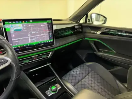 Photo 14 Volkswagen Tiguan  1.5 eTSI 150ch R-Line DSG7