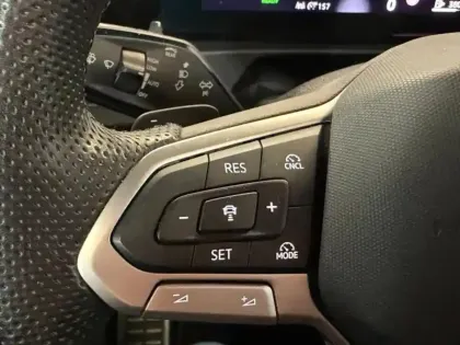 Photo 11 Volkswagen Tiguan  1.5 eTSI 150ch R-Line DSG7