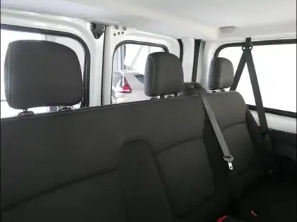 Photo 8 Renault Trafic  Combi L1 2.0 Blue dCi 150ch S&S Zen 8 places