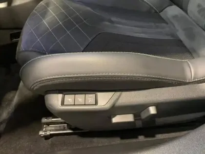 Photo 14 Peugeot 208  e- 136ch GT