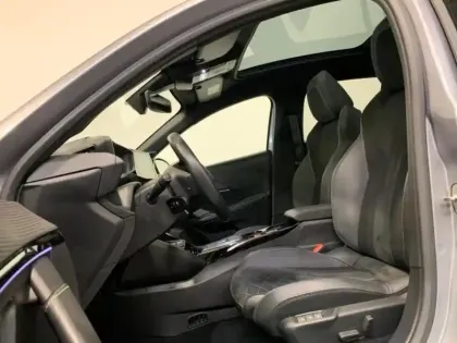 Photo 9 Peugeot 208  e- 136ch GT