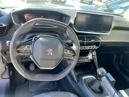 Photo 7 Peugeot 2008  1.2 PureTech 130ch S&S Allure Business