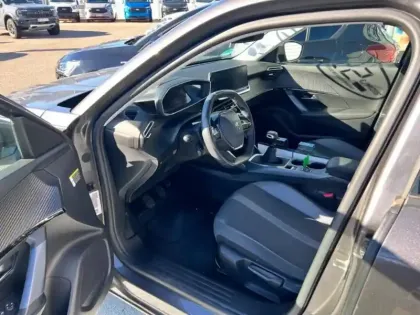 Photo 6 Peugeot 2008  1.2 PureTech 130ch S&S Allure Business