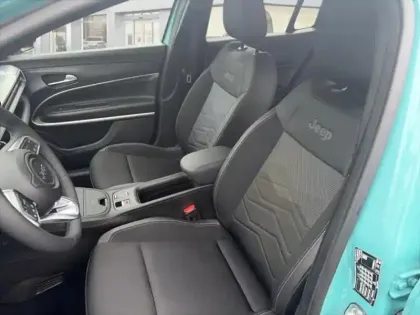 Photo 8 Jeep Avenger  1.2 Turbo T3 100ch MHEV Summit BVR6 eHybrid