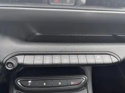 Photo 13 Jeep Avenger  1.2 Turbo T3 100ch MHEV Summit BVR6 eHybrid