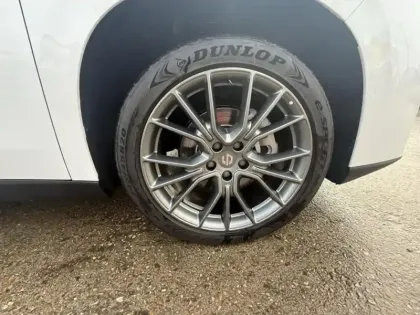 Photo 8 Leapmotor C10  REEV 215ch 28,4 kWh Design MY25