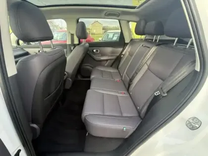 Photo 11 Leapmotor C10  REEV 215ch 28,4 kWh Design MY25