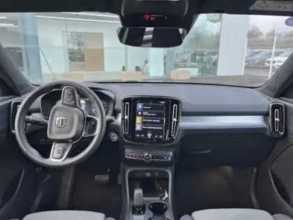 Photo 7 Volvo Xc40  T2 129ch Momentum Geartronic 8