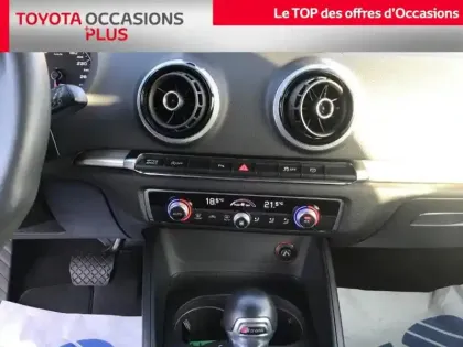 Photo 10 Toyota Aygo  X 116h Graphic