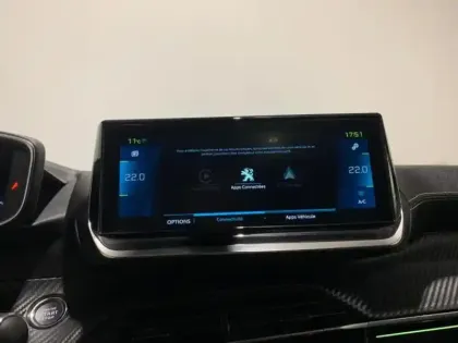 Photo 13 Peugeot 2008  e- 136ch GT