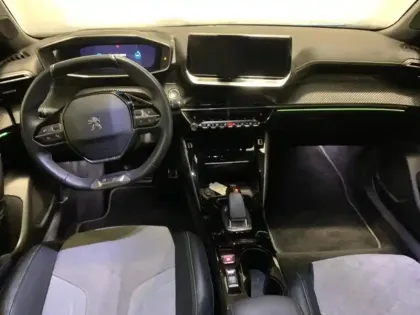 Photo 8 Peugeot 2008  e- 136ch GT
