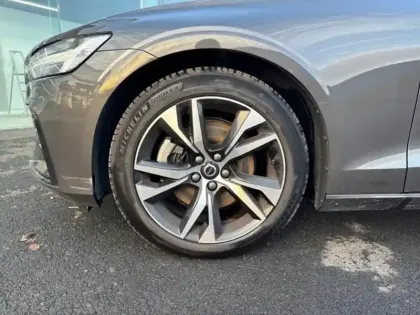 Photo 10 Volvo V60  B4 197ch Ultra Style Dark DCT 7