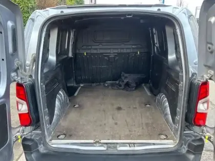 Photo 8 Peugeot Partner  Standard 650kg BlueHDi 130ch S&S Asphalt EAT8