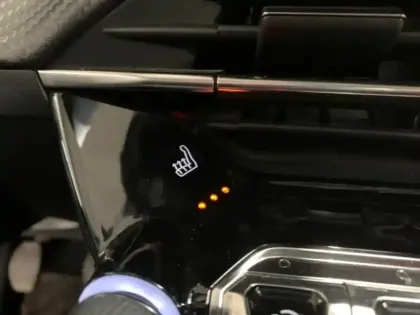 Photo 13 Peugeot 208  1.2 PureTech 100ch S&S Allure