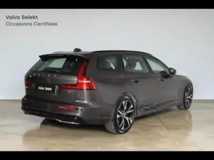 Photo 24 Volvo V60 Gén. II Ph1 NG2 Plus Style Dark 5