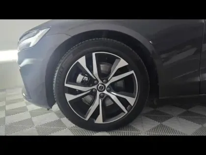 Photo 25 Volvo V60 Gén. II Ph1 NG2 Plus Style Dark 5