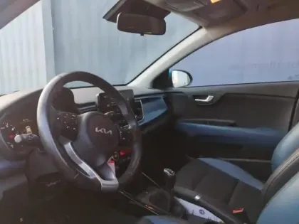 Photo 9 Kia Rio  1.0 T-GDI 100ch Blue Edition