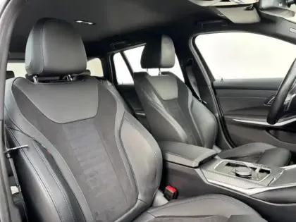 Photo 10 BMW Serie 3 Série 3 Touring 316dA 122ch M Sport