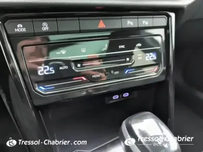 Photo 12 Volkswagen T-roc  1.5 TSI EVO 150 Start/Stop DSG7 R-Line