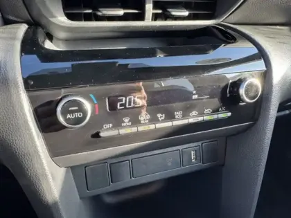 Photo 25 Toyota Yaris Hybride 1.5 HYBRID 116H DESIGN