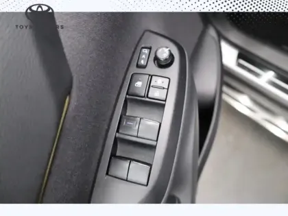 Photo 10 Toyota Yaris Hybride 116h 2WD Trail MY22