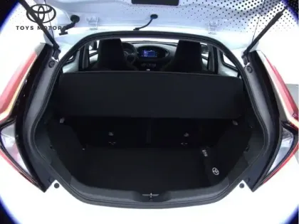 Photo 6 Toyota Aygo 1.0 VVT-i 72 Dynamic CH BVM5 .