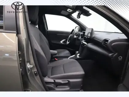 Photo 25 Toyota Yaris Hybride 116h 2WD Design MY22