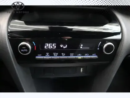 Photo 32 Toyota Yaris Hybride 116h 2WD Design MY22