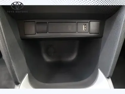 Photo 14 Toyota Yaris Hybride 116h 2WD Design MY22