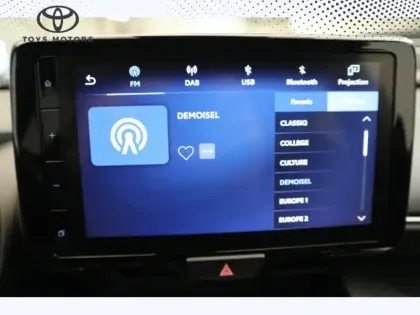 Photo 31 Toyota Yaris Hybride 116h 2WD Design MY22