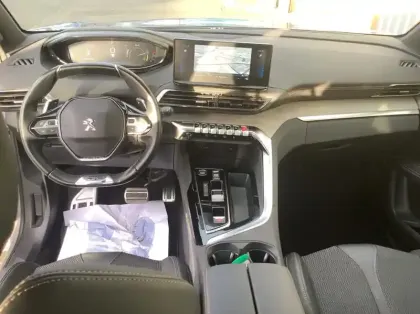 Photo 12 Peugeot 3008 Hybrid 136 e-DCS6 GT