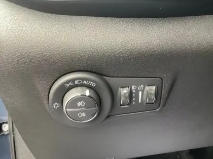 Photo 26 Jeep Compass 1.5 Turbo T4 130 ch e-Hybrid BVR7 S