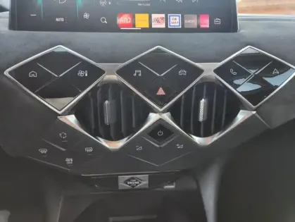 Photo 23 DS DS 3 1.2 PURETECH 130 AUTO PERFORMANCE LINE