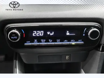 Photo 16 Toyota Yaris Hybride 116h Dynamic