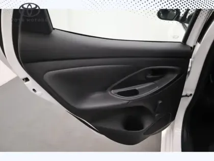 Photo 19 Toyota Yaris Hybride 116h Dynamic