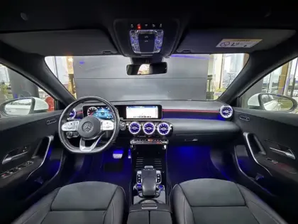 Photo 5 Mercedes Classe A 220 d AMG Line