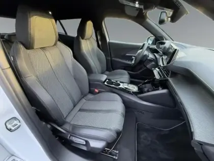 Photo 12 Peugeot 2008  e- 156ch GT