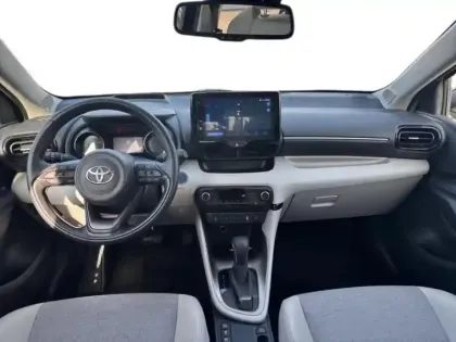 Photo 10 Toyota Yaris  116h Iconic 5p MY22