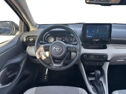 Photo 11 Toyota Yaris  116h Iconic 5p MY22