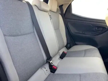 Photo 9 Toyota Yaris  116h Iconic 5p MY22