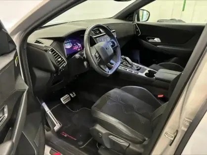 Photo 13 DS Ds 7  E-TENSE 225ch Performance Line +