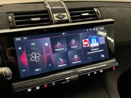 Photo 9 DS Ds 7  E-TENSE 225ch Performance Line +