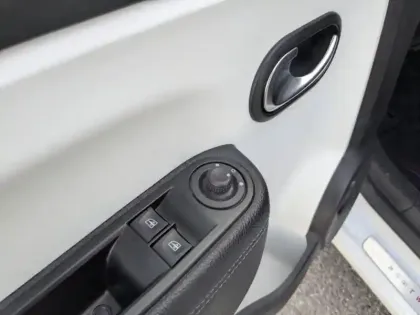 Photo 7 Renault Twingo  0.9 TCe 95ch Signature EDC