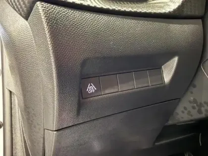 Photo 14 Peugeot 208  1.2 PureTech 100ch S&S GT 118g